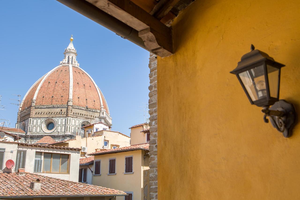 Typical Florentine Apartment ฟลอเรนซ์ ภายนอก รูปภาพ