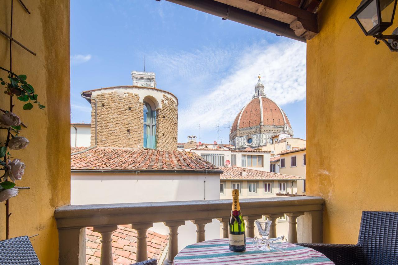 Typical Florentine Apartment ฟลอเรนซ์ ภายนอก รูปภาพ