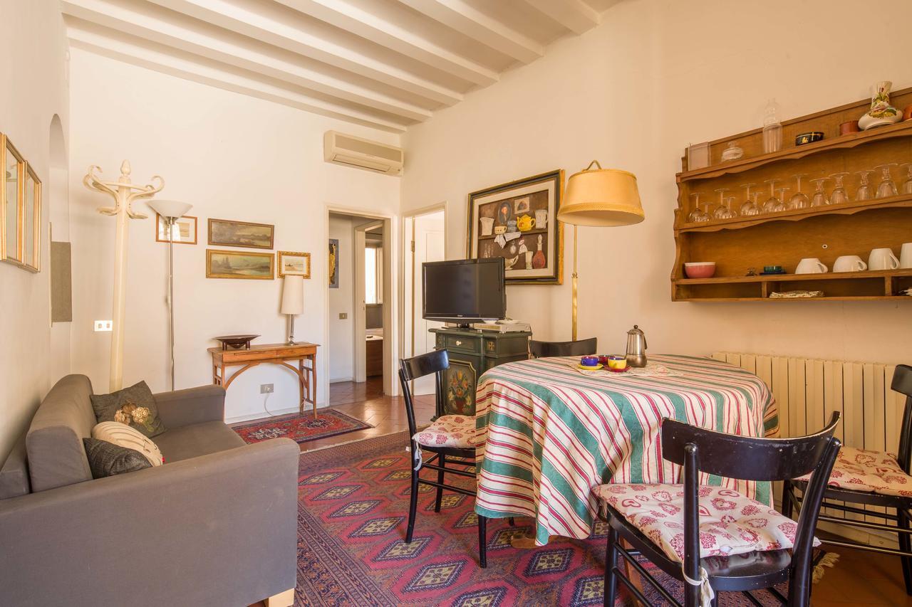 Typical Florentine Apartment ฟลอเรนซ์ ภายนอก รูปภาพ
