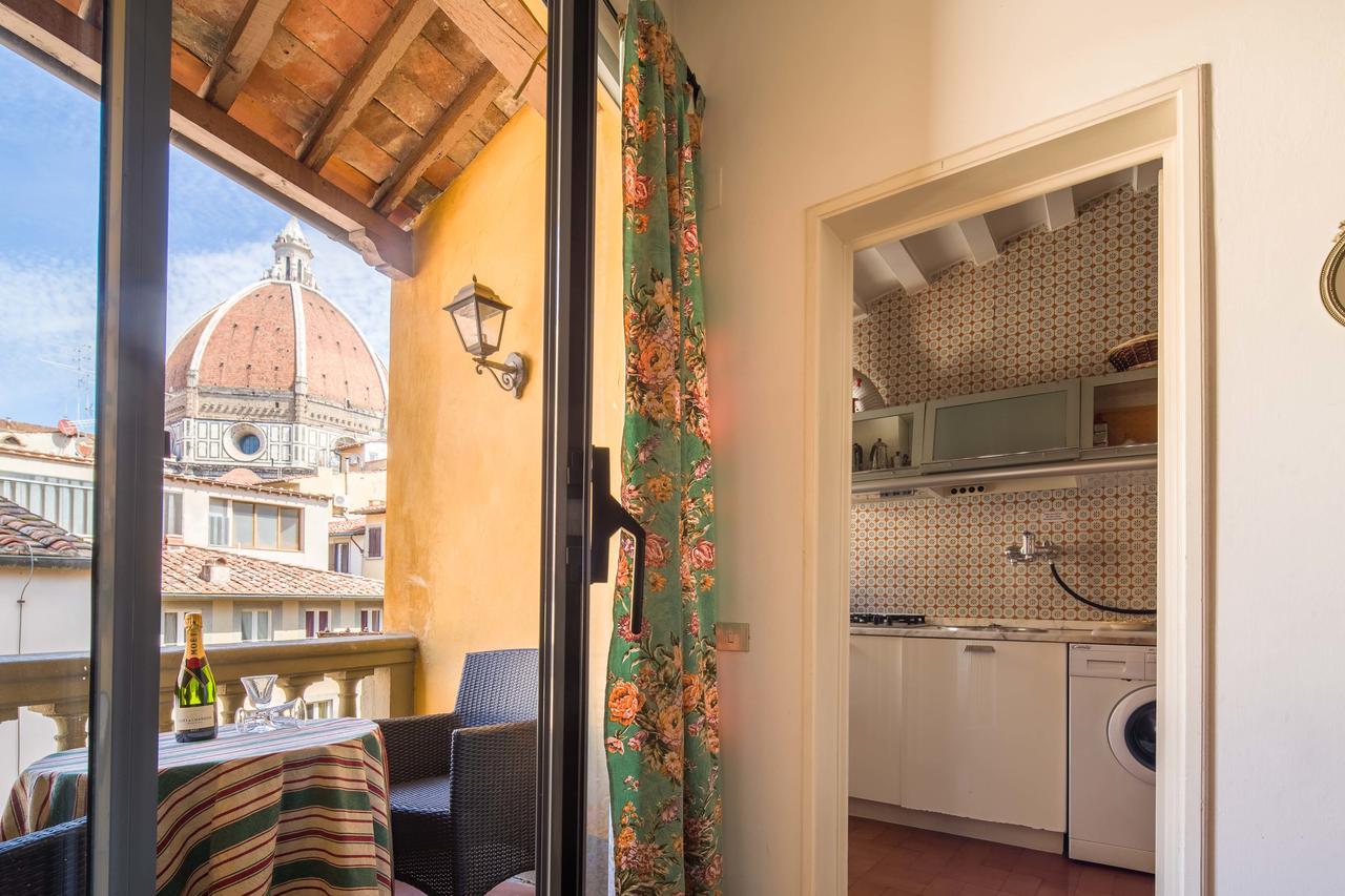 Typical Florentine Apartment ฟลอเรนซ์ ภายนอก รูปภาพ